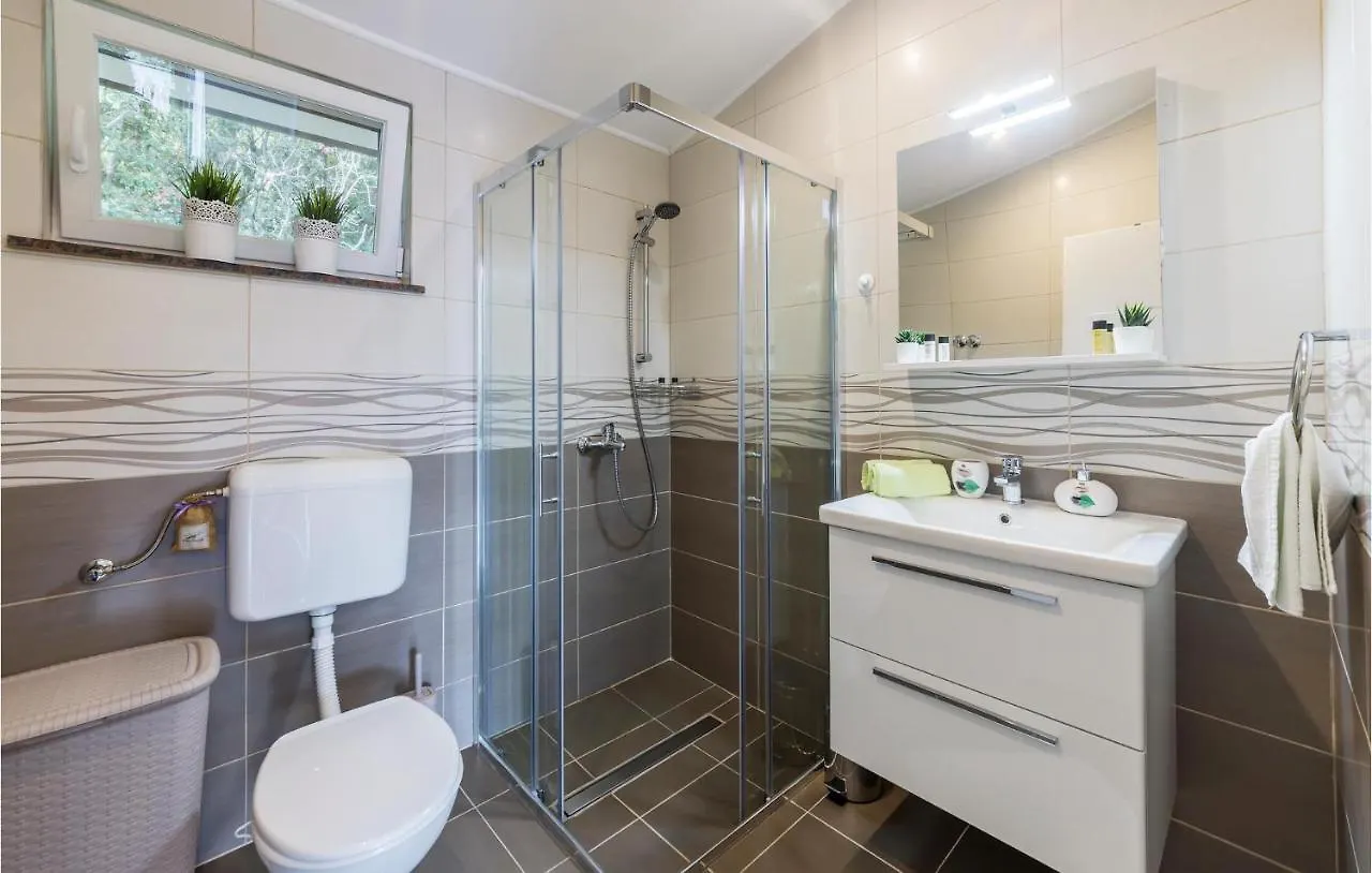 Stunning Apartment In Pavicini With Wifi